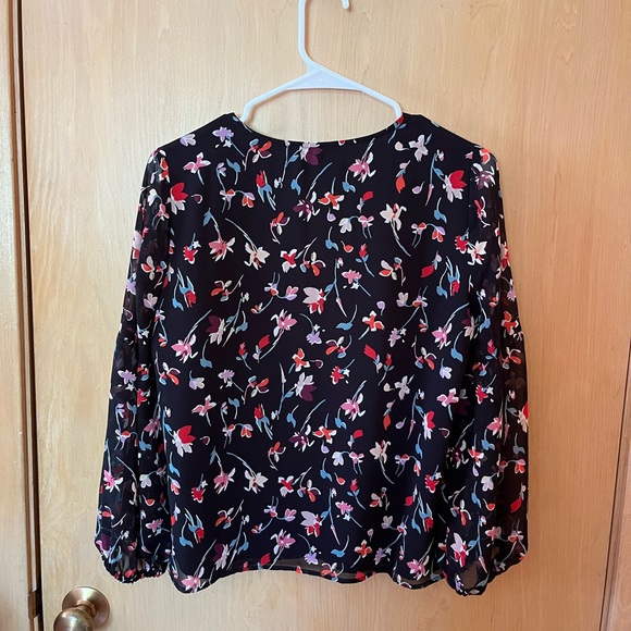 Madewell Shirred-Sleeve V-Neck Top in Drifting Flowers - Picture 6 of 8